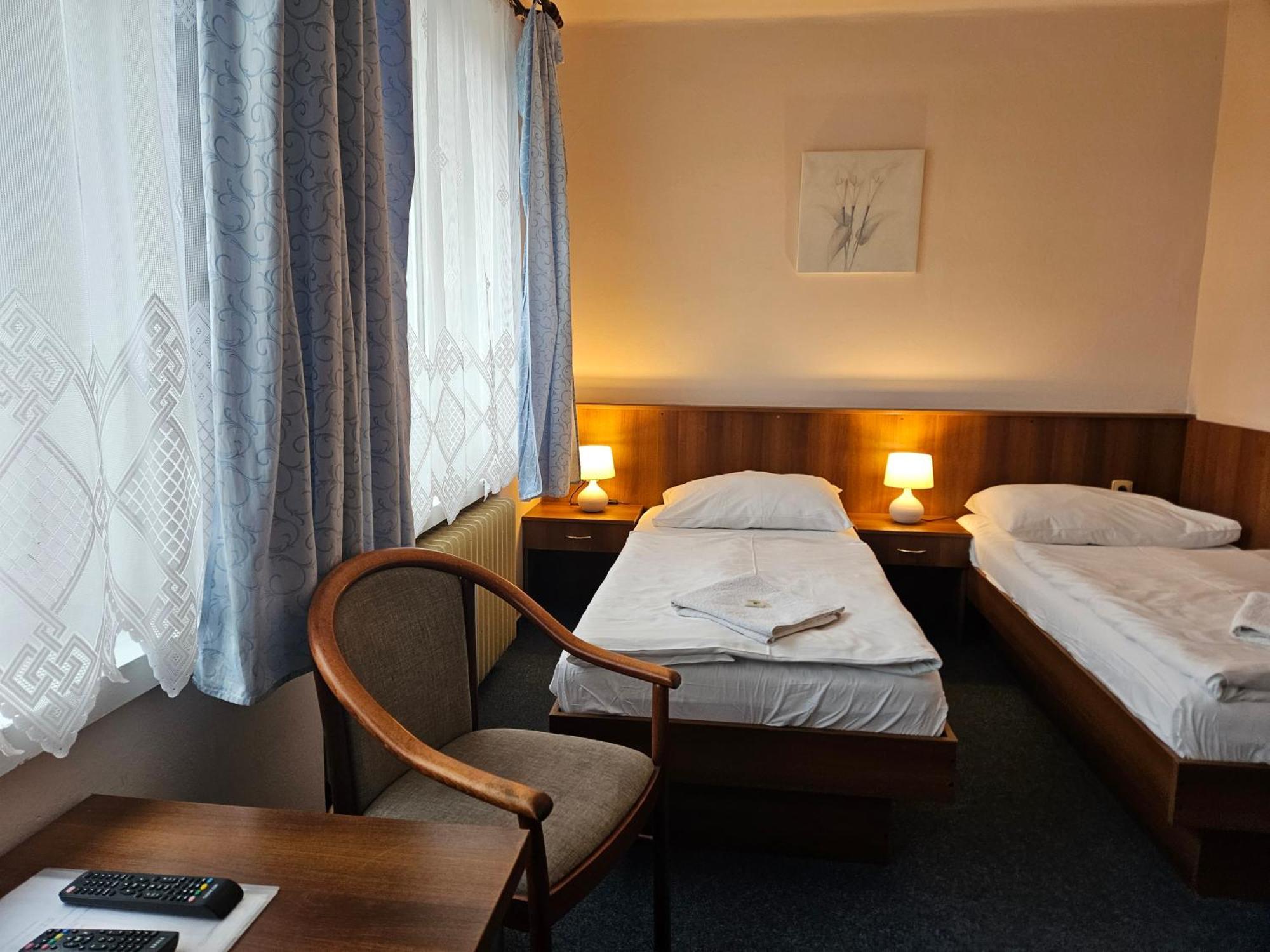 Hotel Trim Пардубіце Екстер'єр фото