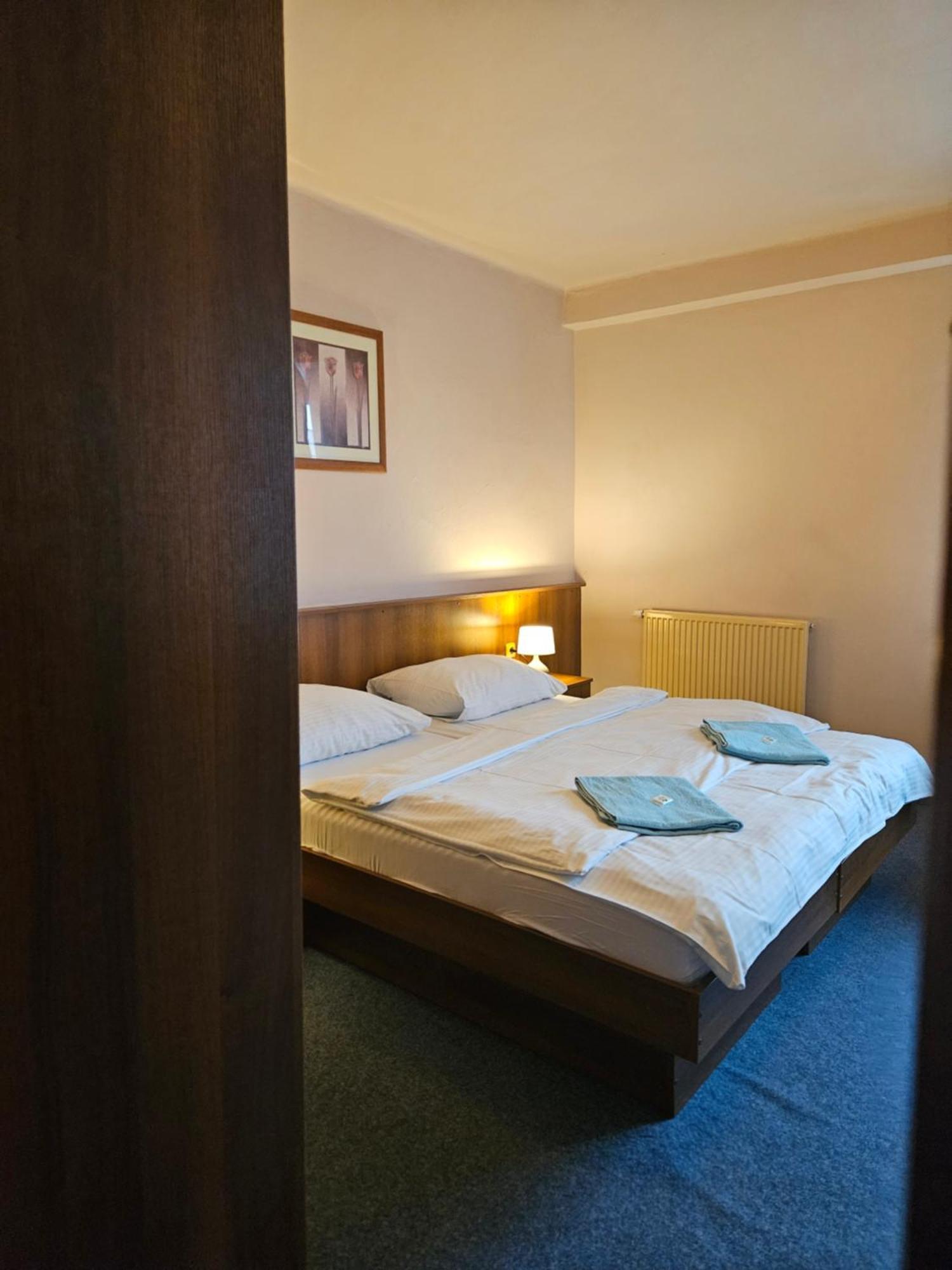 Hotel Trim Пардубіце Екстер'єр фото