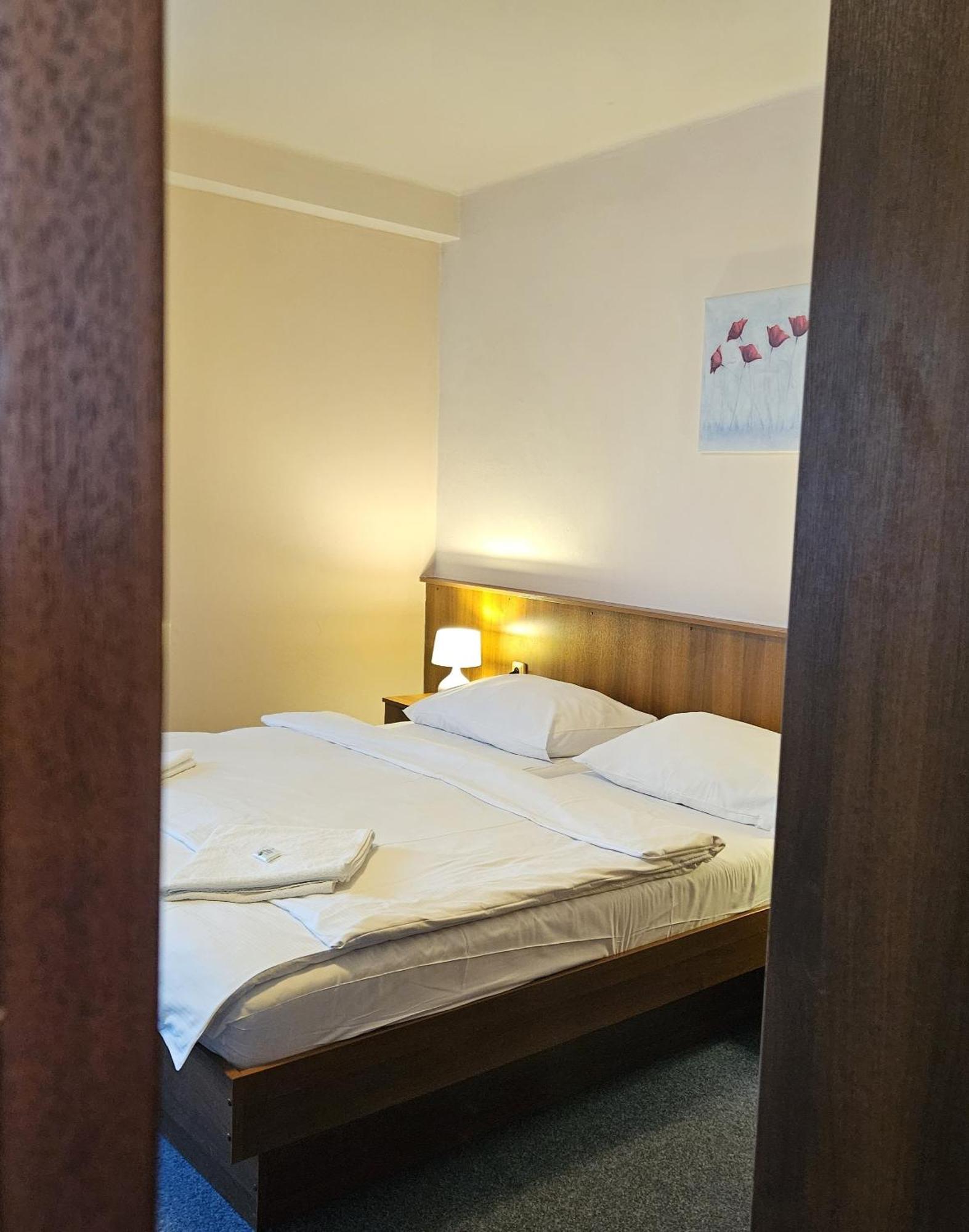 Hotel Trim Пардубіце Екстер'єр фото