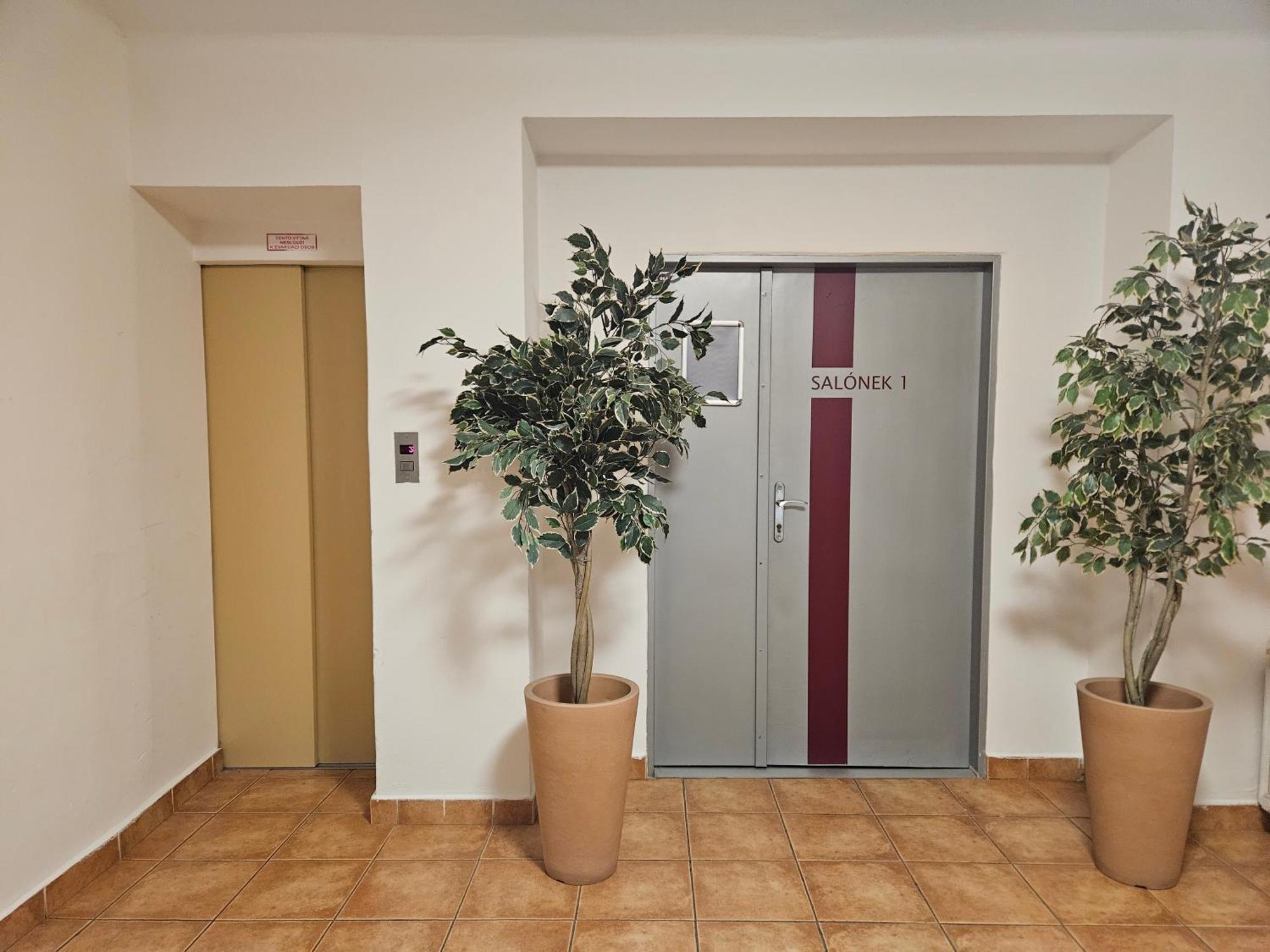 Hotel Trim Пардубіце Екстер'єр фото